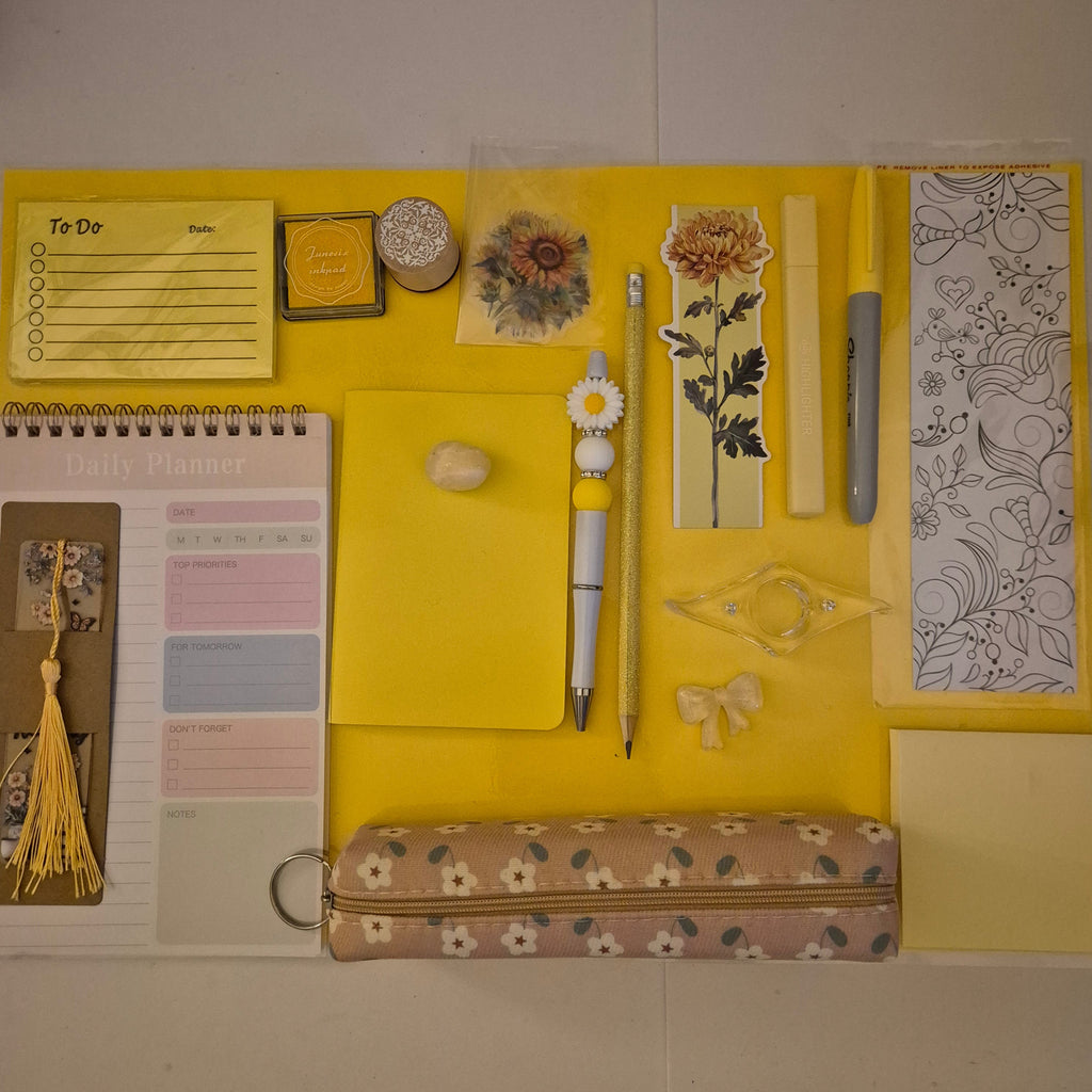 Mummy & Me Pages & Pens Mystery Bundles
