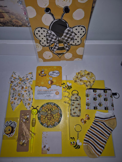 Mummy & Me Bee-utiful Mystery Bundle